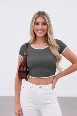 Kadın T-Shirt Crop Likralı Pamuklu Kısa Biyeli Yaka Kol Bordo Kaşkorse Fitilli Detaylı