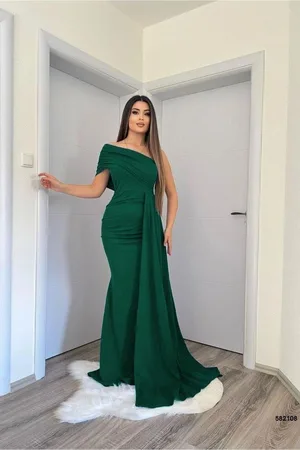 Tek Balık Kuyruklu Abiye Omuz Kesim Elbise