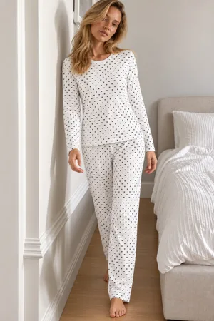 Kadın Şık Uzun Kollu Beyaz Pijama Takımı