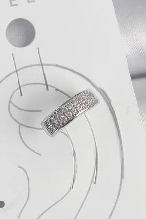 Pirinç Gümüş Renk Zirkon Taşlı Kıkırdak Model Kadın Küpe