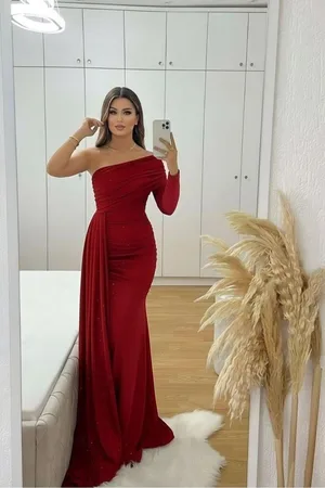 Krep Tek Kuyruklu Abiye Omuz Kumaş Elbise Maxi