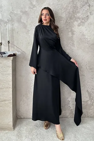 Siyah Yandan Bağlamalı Saten Elbise