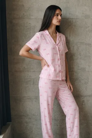 V Yaka Düğmeli Casual Pembe Pijama Takımı