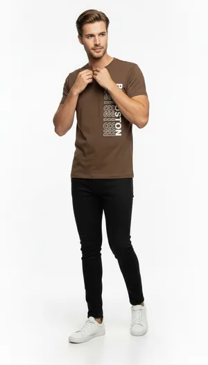 Urban Boston Dikey Baskı Erkek Tişört – Slim Fit, Sokak Stili Günlük T-Shirt