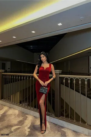 Yırtmaçlı Abiye Maxi Askılı Elbise