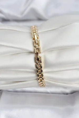 14K Gold Renk Kaplama Zirkon Kare Taşlı CM Kadın Bileklik