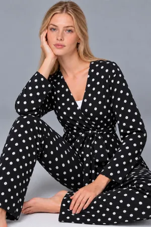Kadın Desenli Ev Stili Kuşaklı Siyah Pijama Takımı 4806