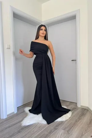 Tek Balık Kuyruklu Abiye Omuz Kesim Elbise