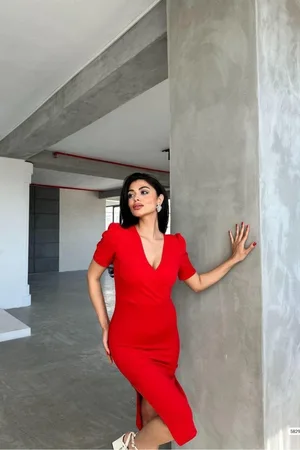 Kruvaze Yaka Kısa Abiye Elbise Kollu Yırtmaçlı