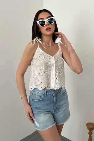 Beyaz Bağcıklı Brode Bluz