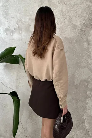 Bej Dik Yakalı Kısa Ceket