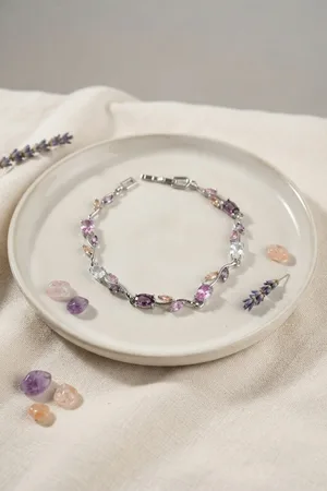Pirinç Gümüş Renk Pembe ve Mor Zirkon Taşlı Çiçek Model Kadın Bileklik