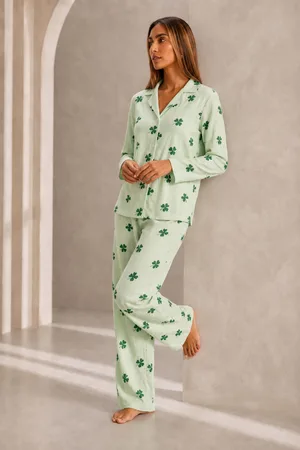 Kadın Önden Düğmeli Uzun Kollu Alt Üst Yeşil Pijama Takımı