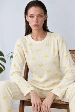 Kadın Çizgili Rahat Desenli İkili Sarı Pijama Takımı 4797