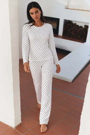 Kadın Desenli Uzun Kollu Rahat Beyaz Pijama Takımı