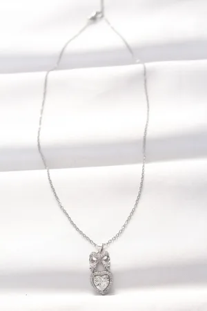 316L Çelik Silver Renk Zirkon Taşlı Kalpli Fiyonk Kolye