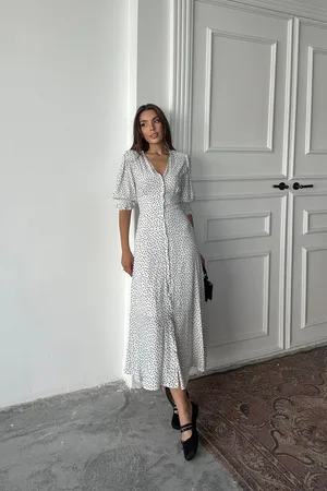 Beyaz Arka Ve Bel Ucu Gipeli Elbise - Beyaz
