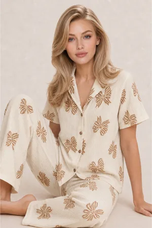 Kadın Kısa Kol Desenli Ekru Pijama Takımı 4739