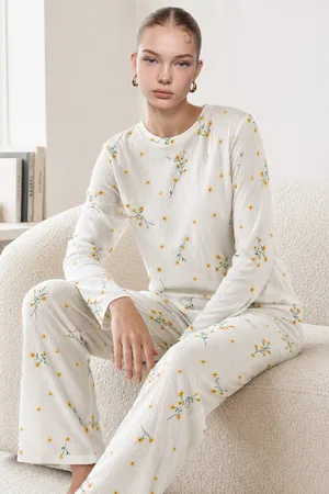 3'Lü Kadın Desenli Uzun Kollu Pijama Takımı Krem