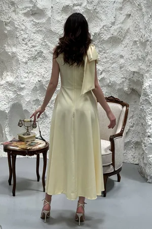 Sarı Omuz Fiyonklu Elbise - Sarı