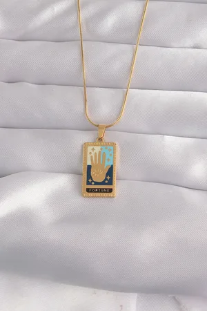 316L Çelik Gold Renk Karışık Mineli El Figür Tarot Kolye