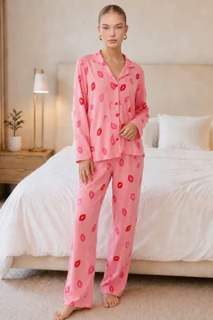 Kadın Dudak Desenli Pembe Pijama Takımı 4677