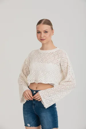Feminen Ajurlu Dokulu Beyaz Crop Bluz | Standart Beden - Beyaz