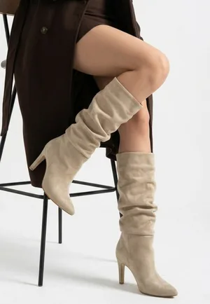 Beco Bej Süet Körüklü Topuklu Çizme