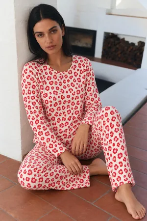 Kadın Şık Esnek Kırmızı Pijama Takımı