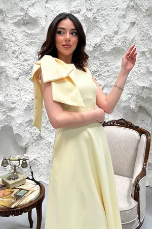 Sarı Omuz Fiyonklu Elbise - Sarı