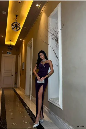 Kalp Abiye Askılı Yaka Taş Elbise Detaylı