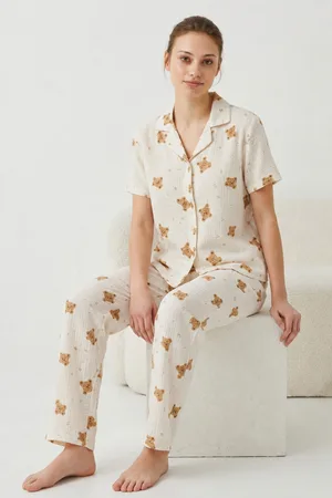V Yaka Kapama Lastik Bel Kırık Beyaz Pijama Takımı