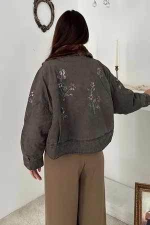 Gri İşleme Detaylı Ceket