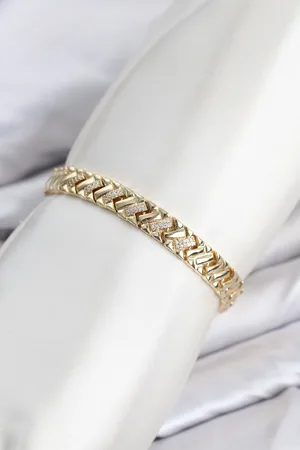 CM Geometrik Model Zirkon Taşlı VIP Seri Gold Renk Pirinç Kadın Bileklik