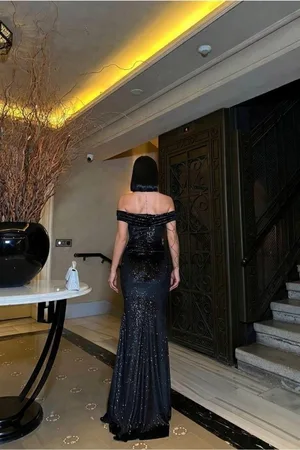 Krep Yaka Dekolteli Abiye Balıkçı Kumaş Elbise