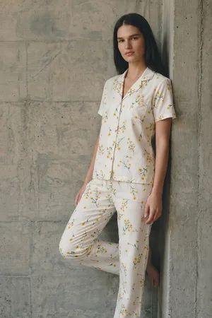 V Yaka Düğmeli Casual Çok Renkli Pijama Takımı