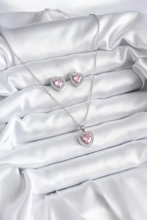 316L Çelik Zincir Gümüş Renk Pembe Zirkon Taşlı Kalp Model Kadın Kolye Küpe Seti