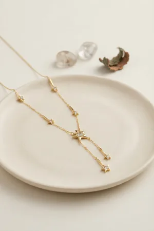 Pirinç Gold Renk Zirkon Taşlı Yıldız Model Kadın Kolye