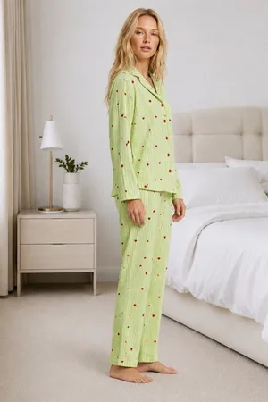 Kadın Ev Giyimi Rahat Yeşil Pijama Takımı 4660