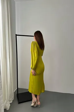 Yağ Yeşili V Yaka Saten Elbise