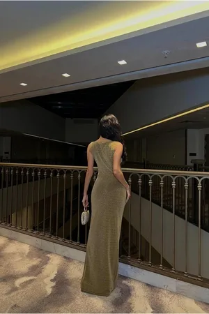 Yırtmaçlı Abiye Maxi Askılı Elbise