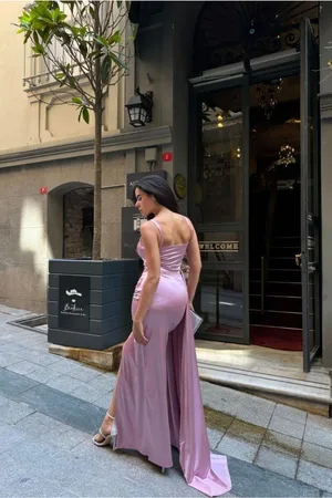 Saten Abiye Maxi Kumaş Yaka Yırtmaçlı Elbise Kalp