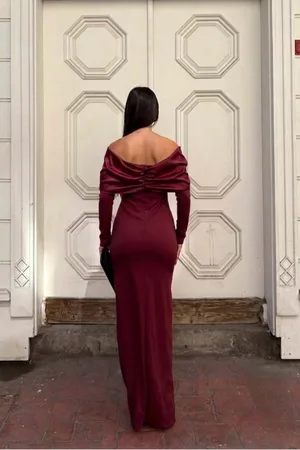 Esnek Abiye Kumaş Carmen Yaka Yırtmaçlı Elbise Saten