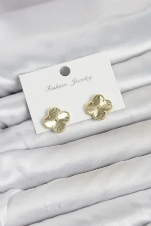 Gold Renk Pirinç Yonca Model Kadın Küpe