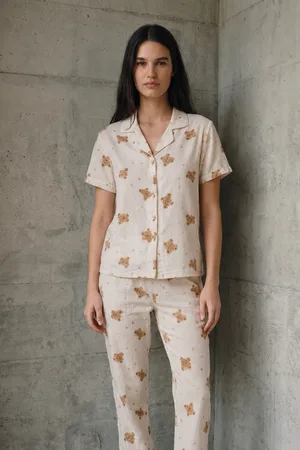 V Yaka Düğmeli Casual Kırık Beyaz Pijama Takımı