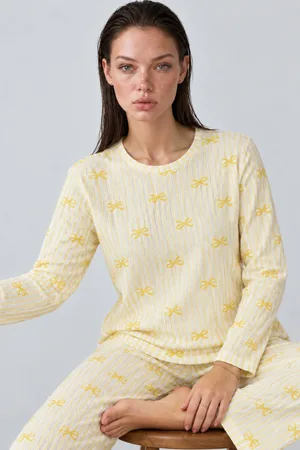 Kadın Çizgili Rahat Desenli İkili Sarı Pijama Takımı 4797