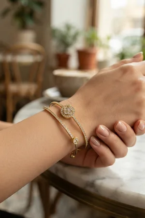 Gold Renk Zirkon Taşlı Kadın Bileklik