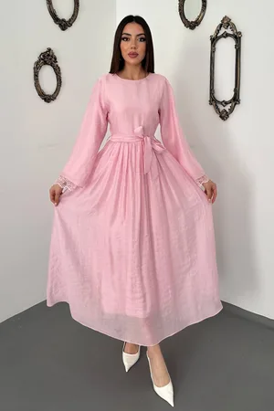 Pembe Kol Ucu Dantel Detaylı Elbise