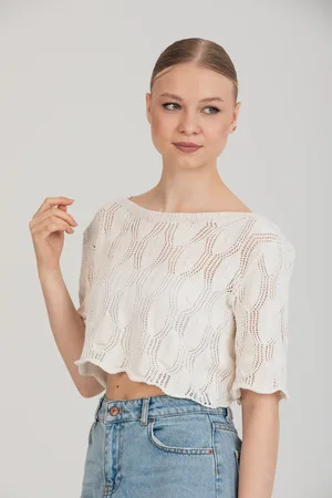 Zarif Ajurlu Dokulu Beyaz Crop Triko Bluz – Standart Beden - Beyaz