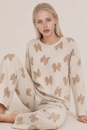 Kadın Desenli Uzun Kollu Krem Pijama Takımı 4762